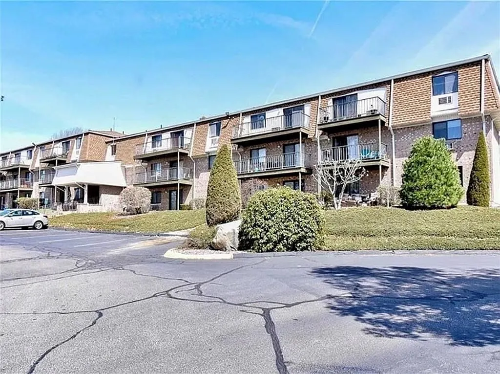 2 bed, 2.0 bath, 1009 sqft, $2,500 — Photo 2