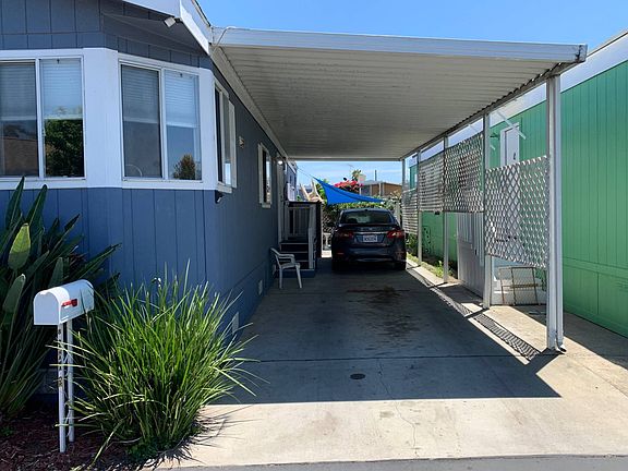 3rd image of 8 Bahama Dr