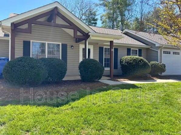 41 Atkins St #D1, Arden, NC 28704