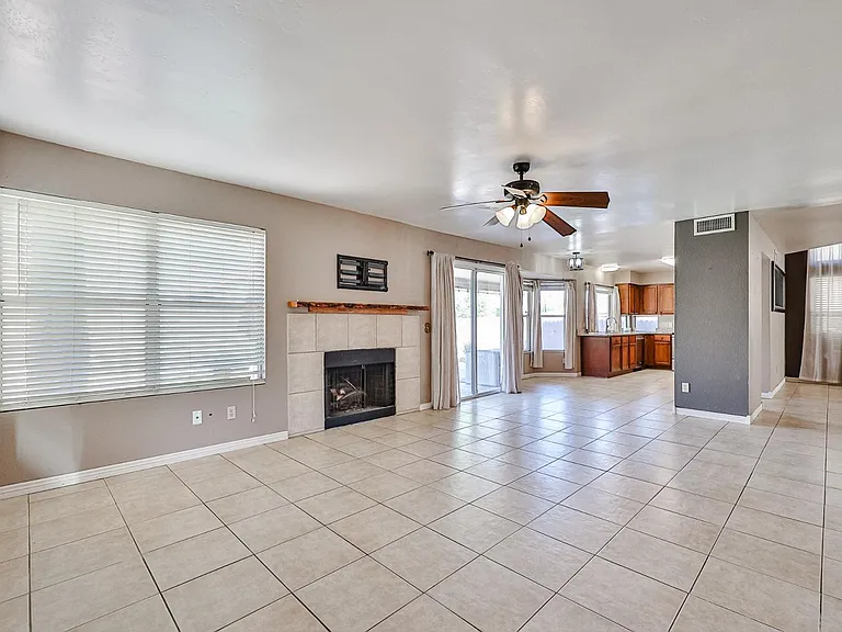 3236 E Hiddenview Dr — Photo 15