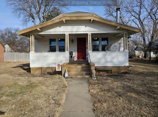 210 W 12th St, Wood River, NE 68883