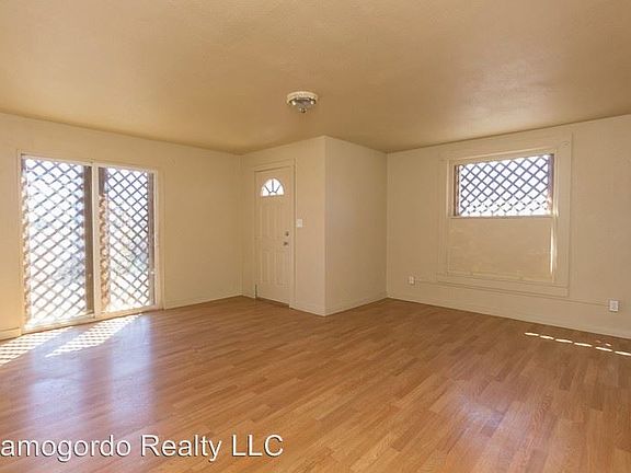 3rd image of 400 Saint Francis Dr