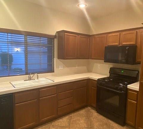 5th image of 935 Appaloosa Hills Ave