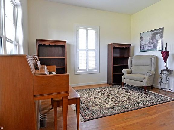 4th image of 8101 Lariat Dr
