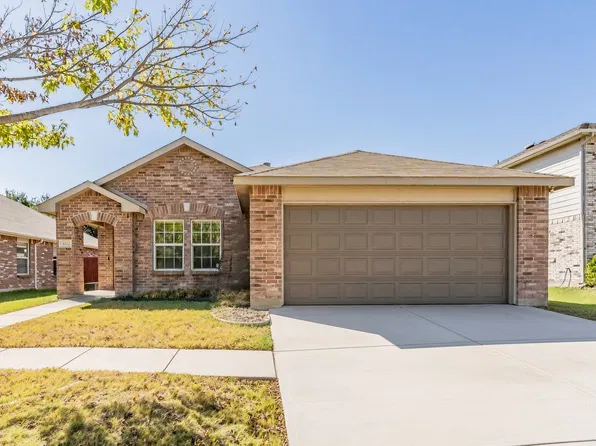 4512 Hounds Tail Ln, Fort Worth, TX 76244