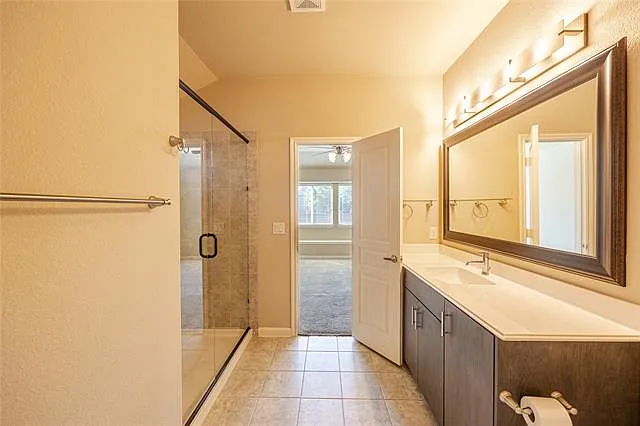 1141 Kingston Ct — Photo 24