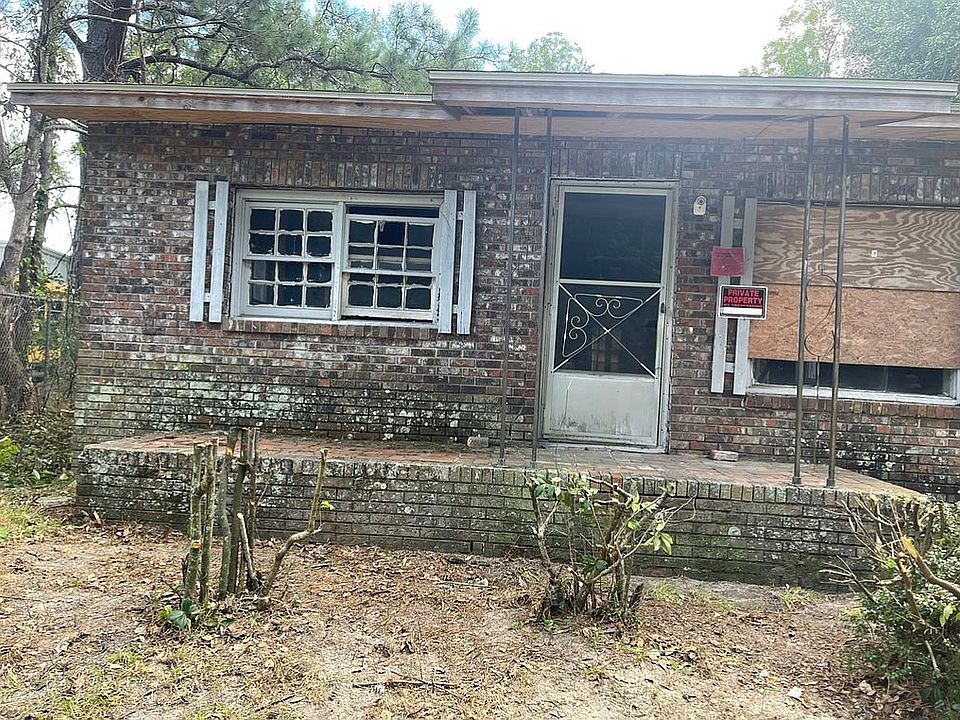 1st image of 204 Johnson Ln