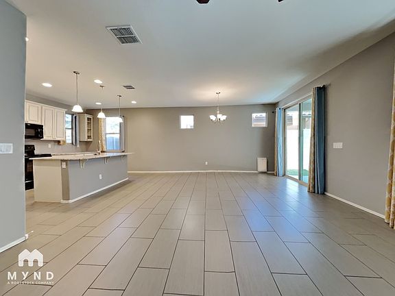 3rd image of 1435 N Balboa