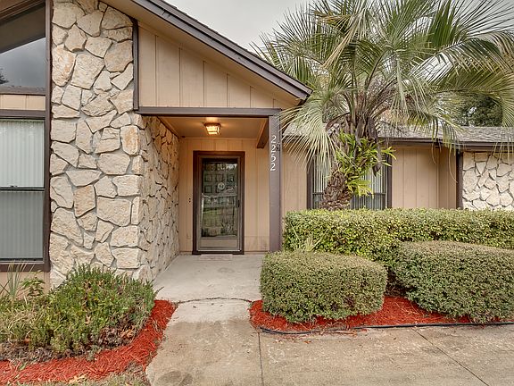 2nd image of 2252 Foxwood Dr