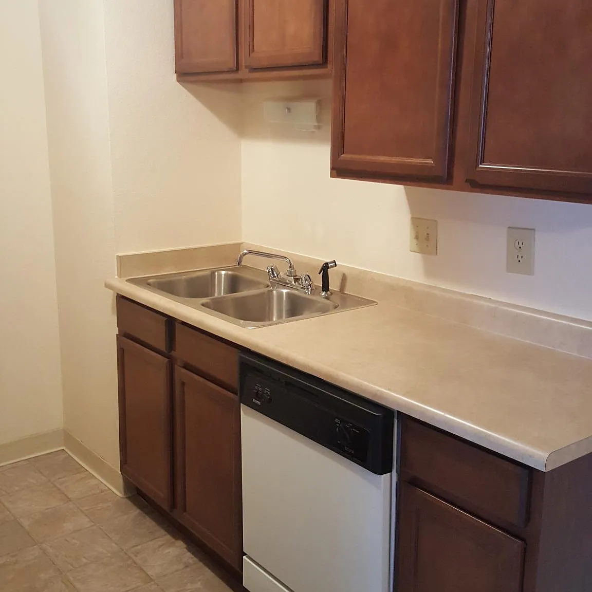 Westgate Village Apartments — Photo 2