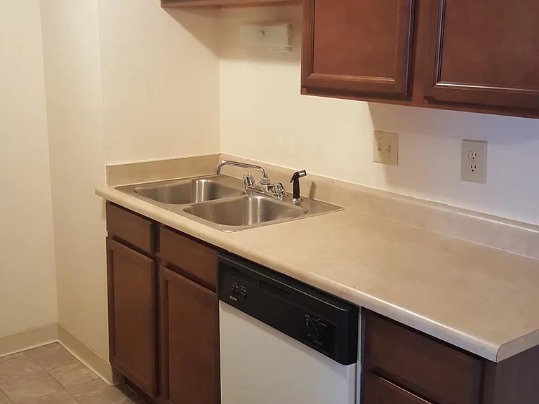 Westgate Village Apartments — Photo 2