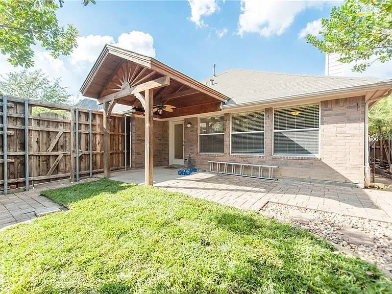 2424 Brycewood Ln — Photo 27