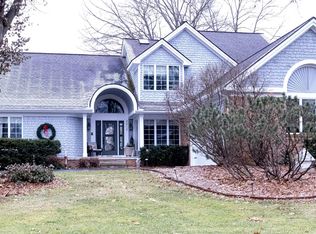 2013 Lakeshore Dr, Commerce Township, MI
