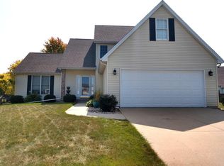 6 Kylemore Rd, Bloomington, IL 61704