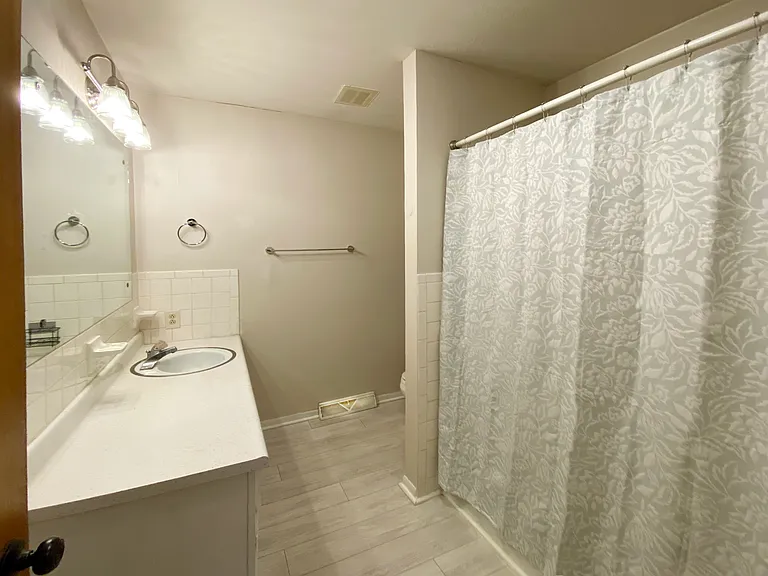 11703 S Williamsburg Dr — Photo 9