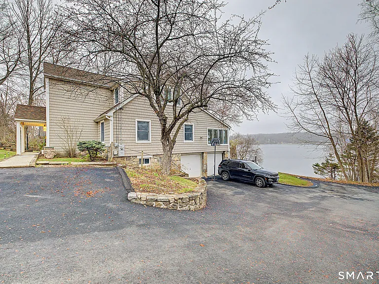 14 Shore Rd — Photo 7