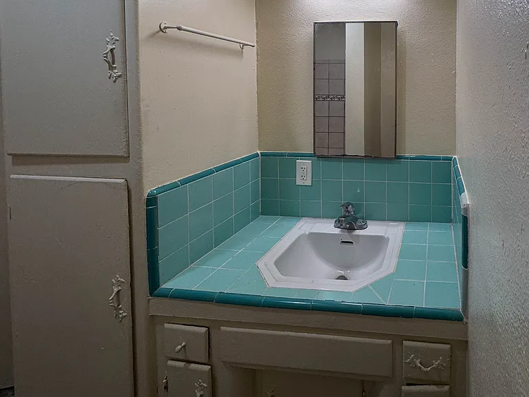 6515 S Victoria Ave #3 — Photo 6