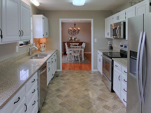 5th image of 4417 Bucknell Dr