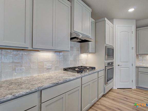 3rd image of 1628 Seekat Dr
