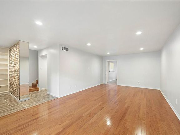 4th image of 12913 Trail Hollow Dr