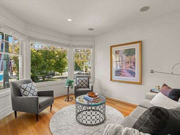 5th image of 48 Whitney Ave