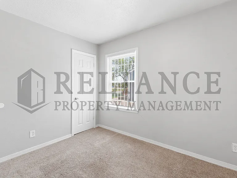 2219 N Prince St — Photo 14