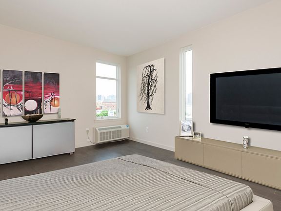 3rd image of 361 Newark Ave #303