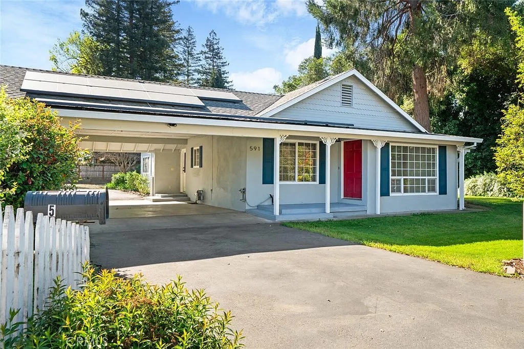 591 E Lassen Ave photo 1