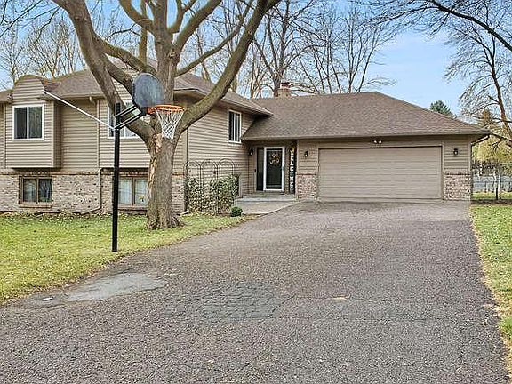 3rd image of 5275 Clayton Dr