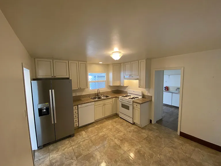 1826 Alvarado St — Photo 2