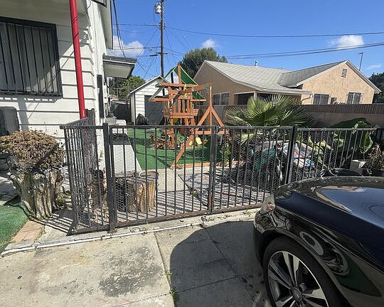 4th image of 247 E 67th Way