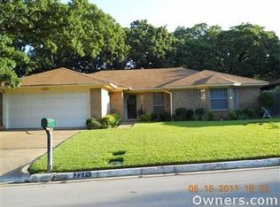 2211 Dartmouth Dr, Arlington, TX 76015