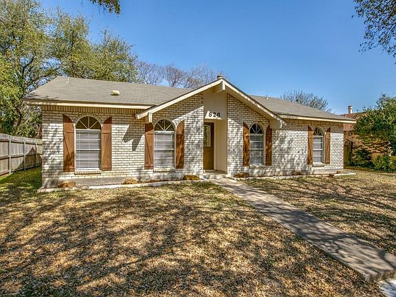 2nd image of 826 Pinehill Ln