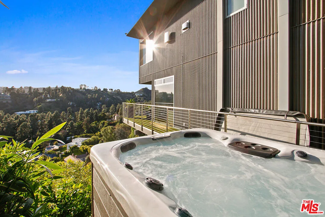 5 bed, 3.5 bath, 3000 sqft, $23,000 — Photo 4