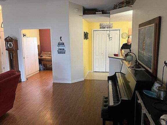 4th image of 14050 Brighton Street