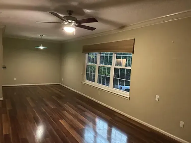 2122 Montreat Cir #2122 — Photo 1
