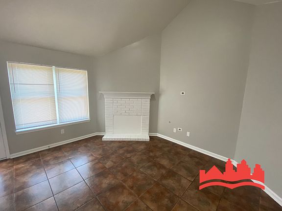 5th image of 7102 Hampton Dr
