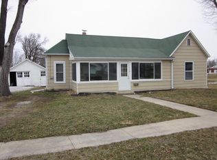 119 E Bates St, La Plata, MO 63549