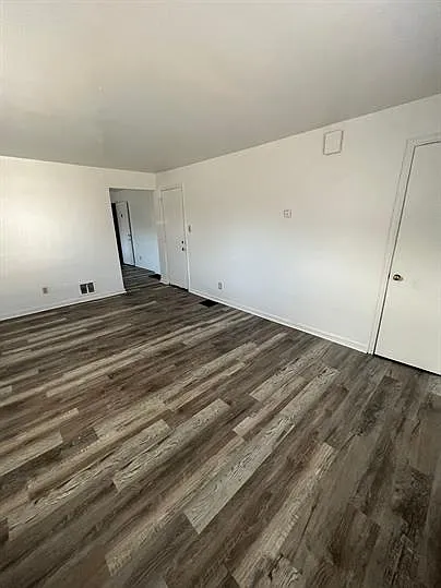250 Basswood Ave #4 — Photo 3
