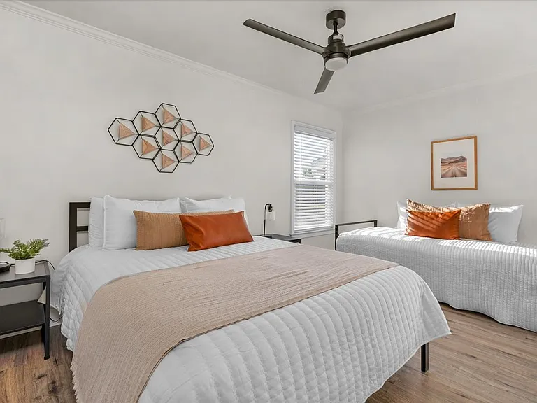 842 W Pine Ave — Photo 25
