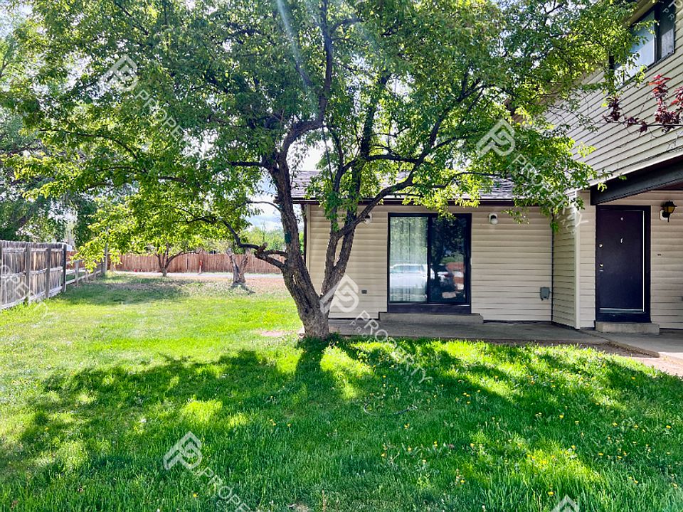 1st image of 867 Birch Ave APT 1