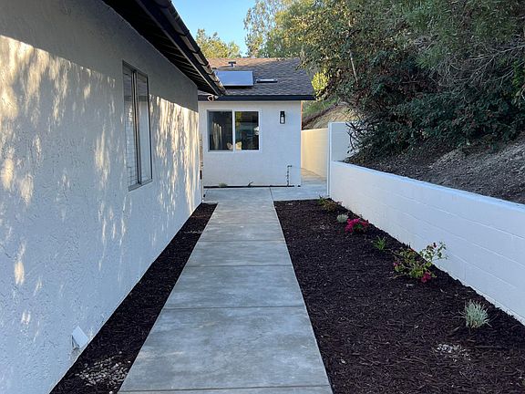 walk way to unit (ADU is in the back, main house to the left)