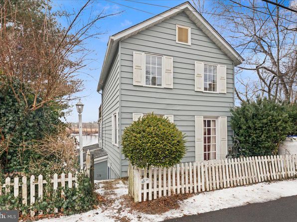 19 River Dr, Titusville, NJ 08560
