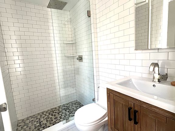 5th image of 9 Richardson St APT 4L