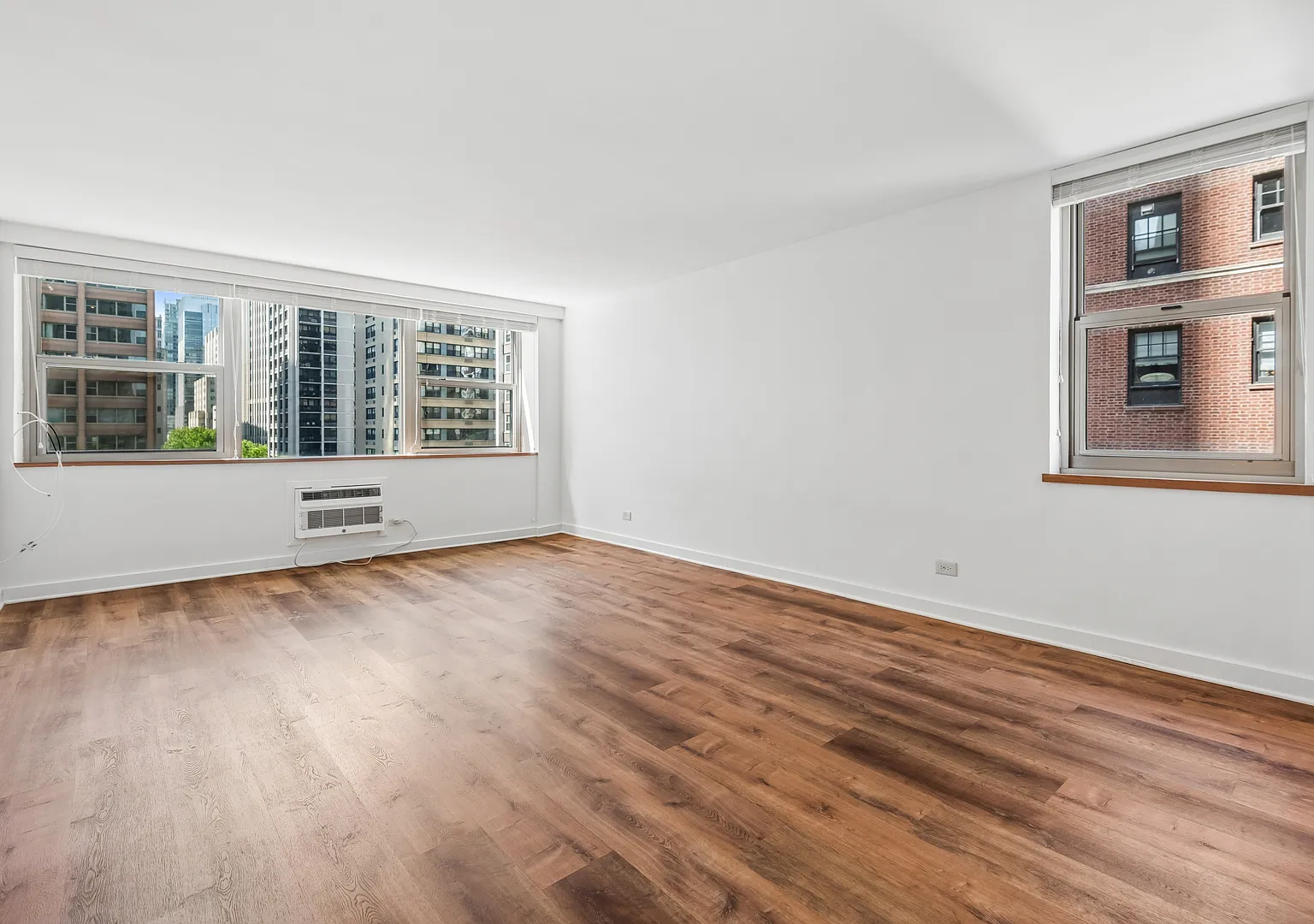 Studio, 572 sqft, $1,850 — Photo 2