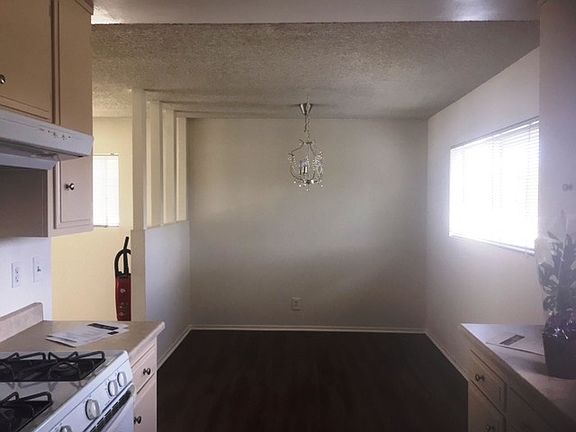 3rd image of 380 Woodland Pl