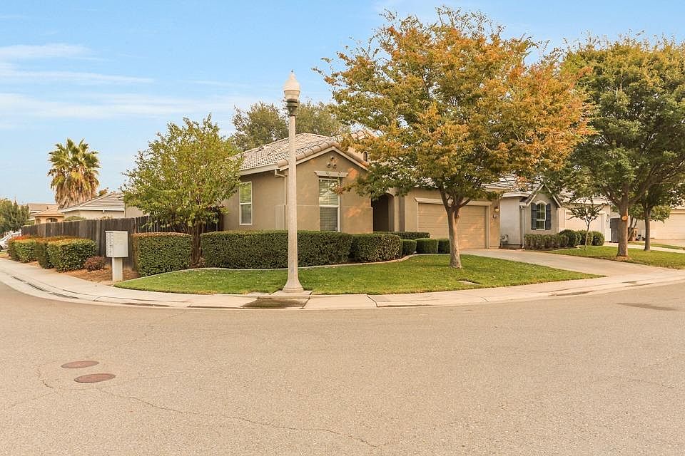 1st image of 200 Darien Ct