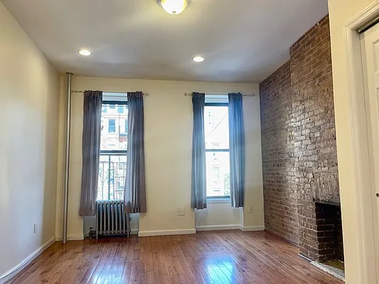 Rented by Oxford Property Group | media 7