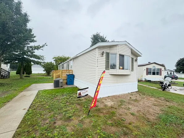 18375 Saint Joseph Ave #235, Big Rapids, MI 49307