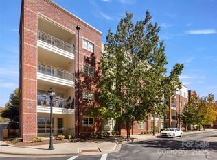 5 Farleigh St APT 203, Asheville, NC 28803